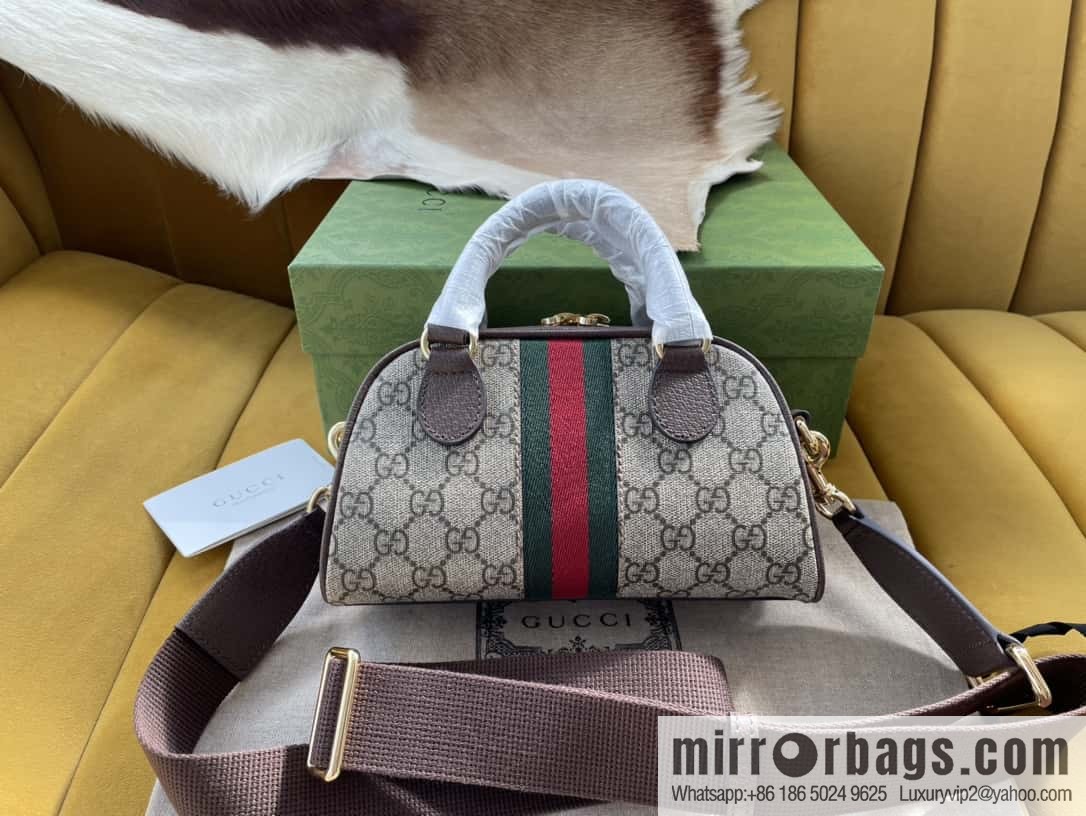 [Original leather] GG Supreme canvas 724606
