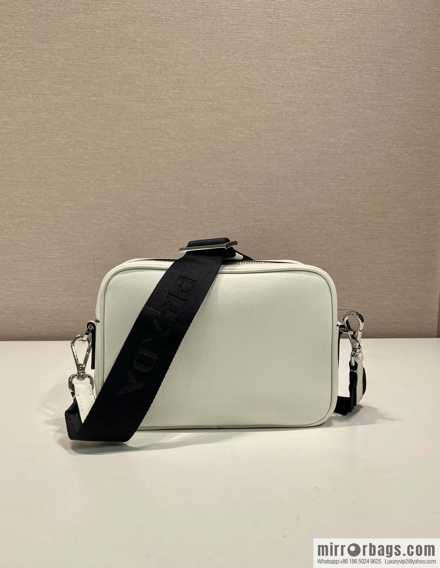 PRADA 🎉 new 🎉 2VH170 🎉🎉 new color