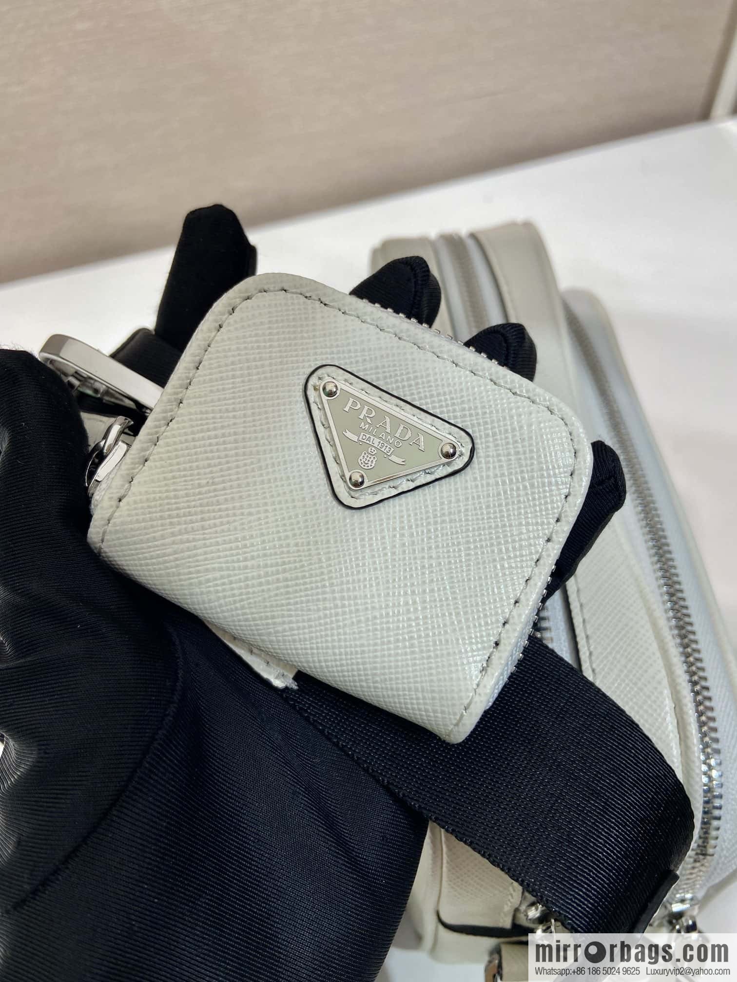 PRADA 🎉 new 🎉 2VH170 🎉🎉 new color