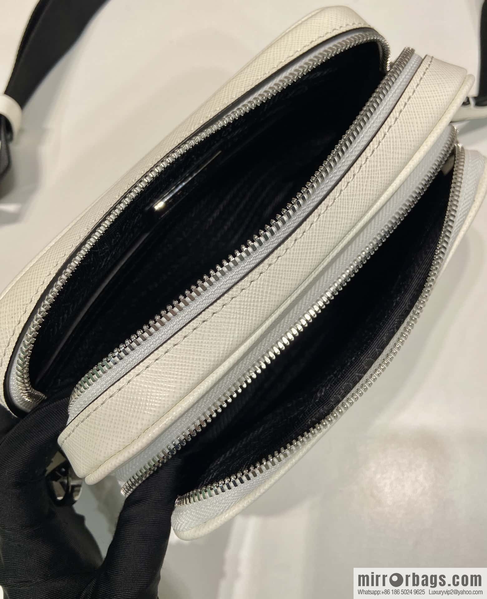 PRADA 🎉 new 🎉 2VH170 🎉🎉 new color