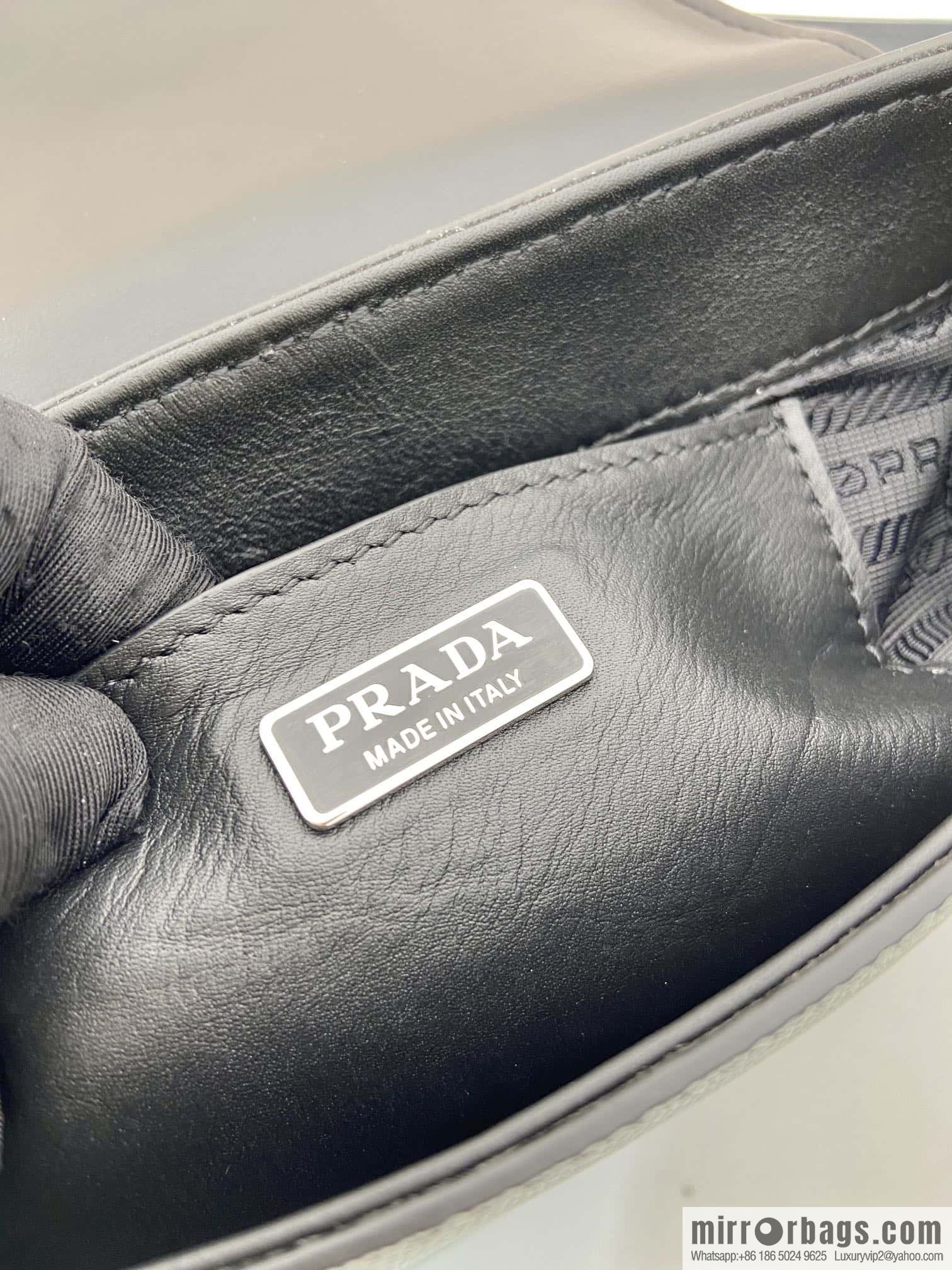 PRADA 🎉 new 🎉 2VD065 shoulder bag new color🎉🎉
