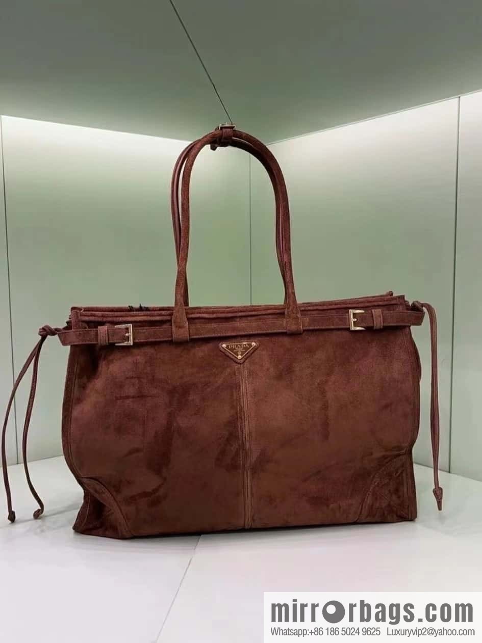 PRADA 🎉 LusSo lf fleece 🎉 1BA439 extra large🎉🎉