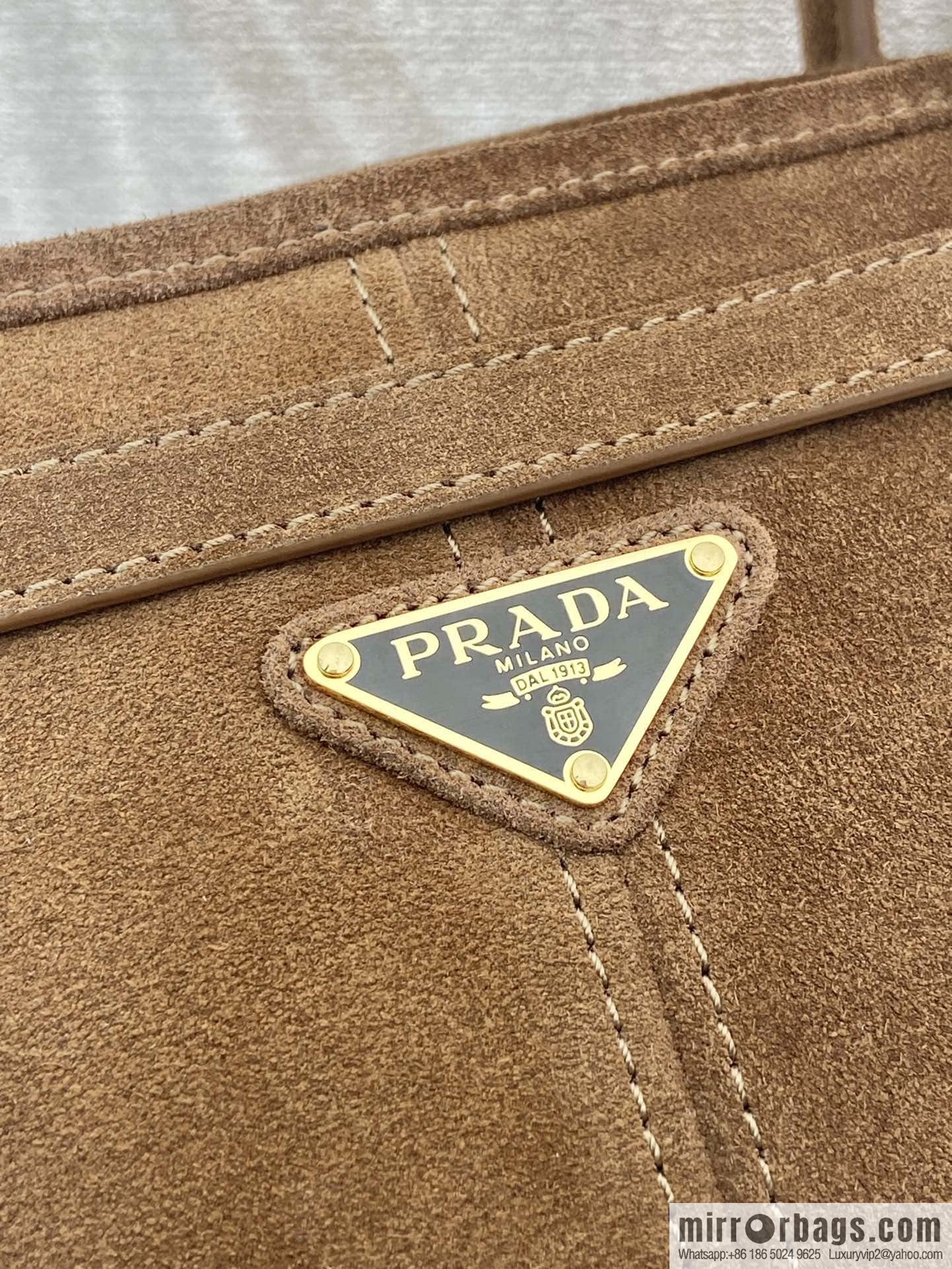 PRADA 🎉 LusSo lf fleece 🎉 1BA439 extra large🎉🎉