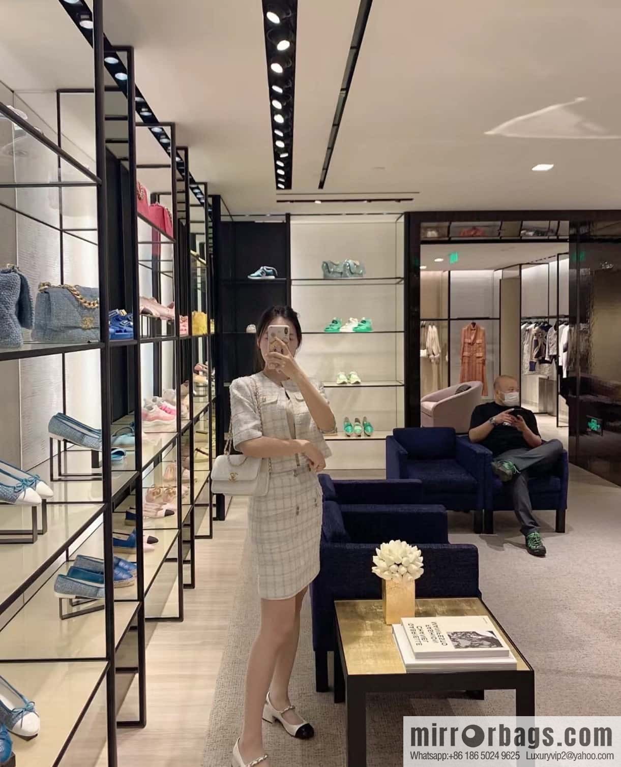 𝗖𝗛𝗔𝗡𝗘𝗟 𝟐𝟒𝐂 | original calfskin, double gold ball white AS2649