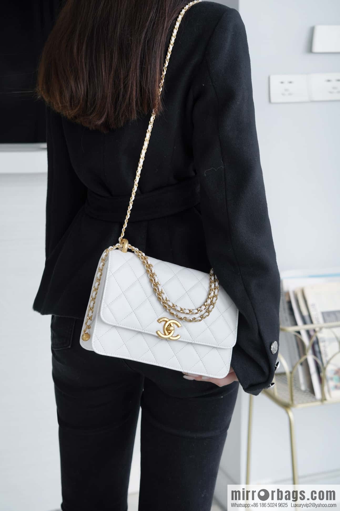 𝗖𝗛𝗔𝗡𝗘𝗟 𝟐𝟒𝐂 | original calfskin, double gold ball white AS2649