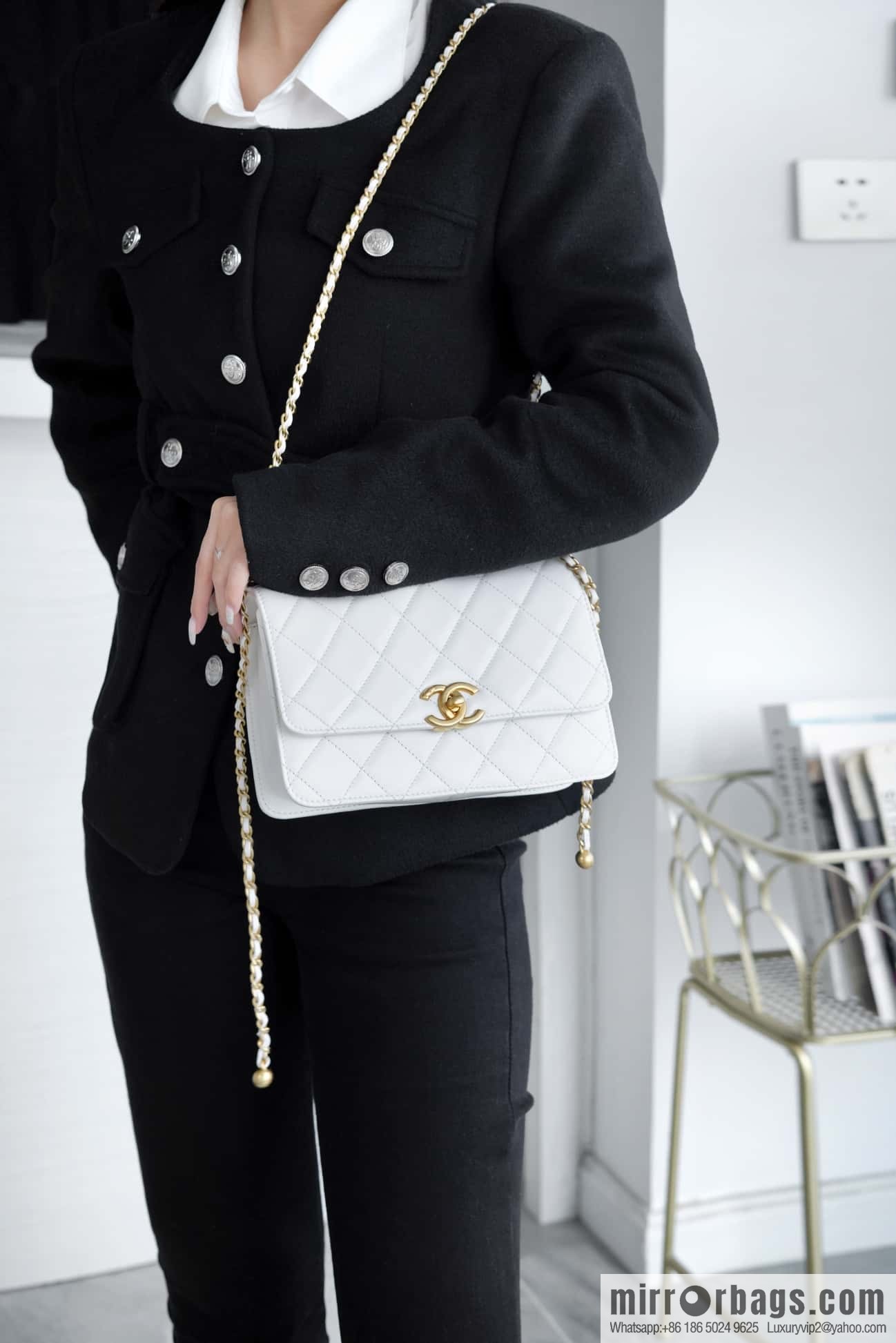 𝗖𝗛𝗔𝗡𝗘𝗟 𝟐𝟒𝐂 | original calfskin, double gold ball white AS2649