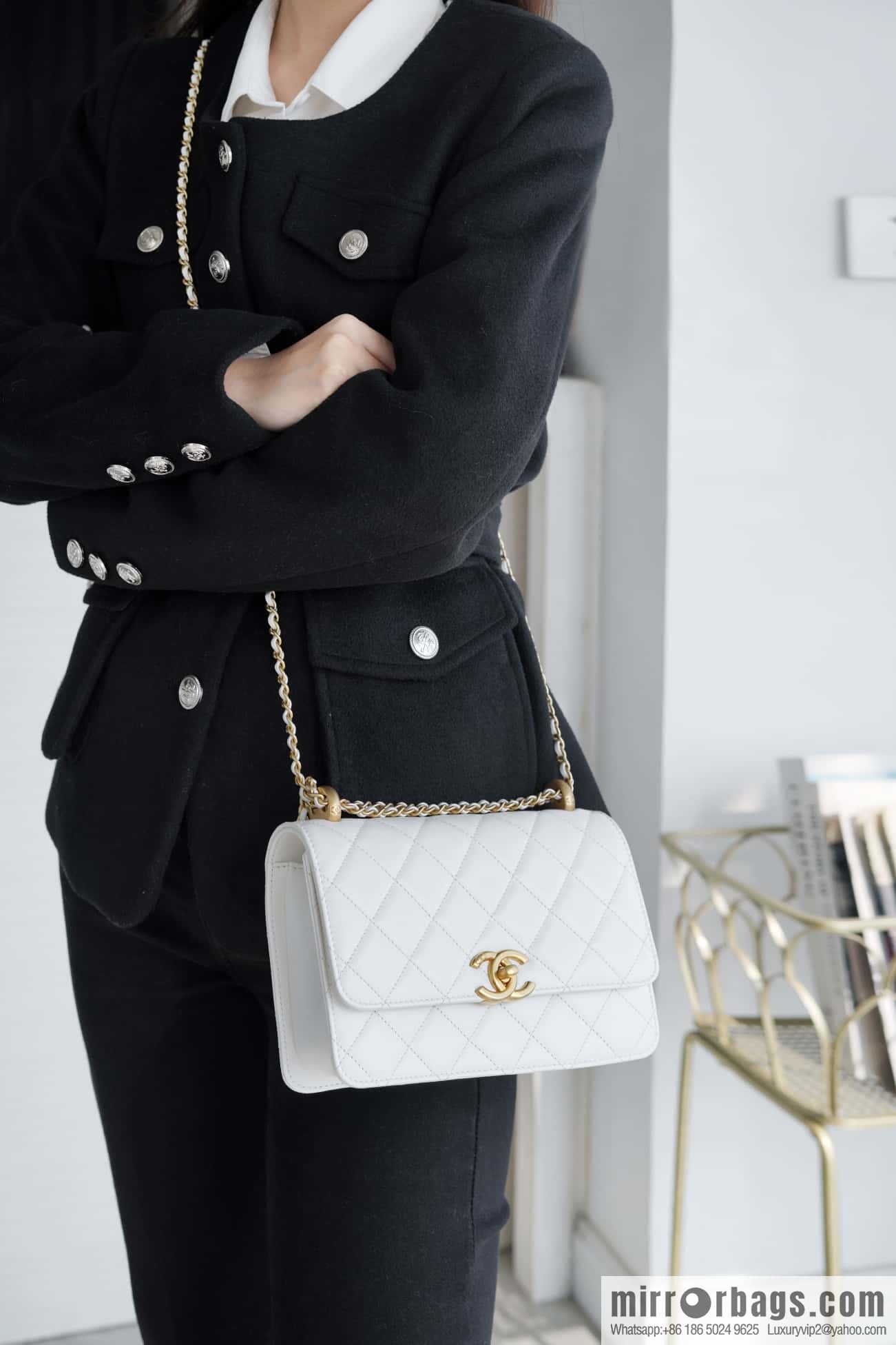 𝗖𝗛𝗔𝗡𝗘𝗟 𝟐𝟒𝐂 | original calfskin, double gold ball white AS2649