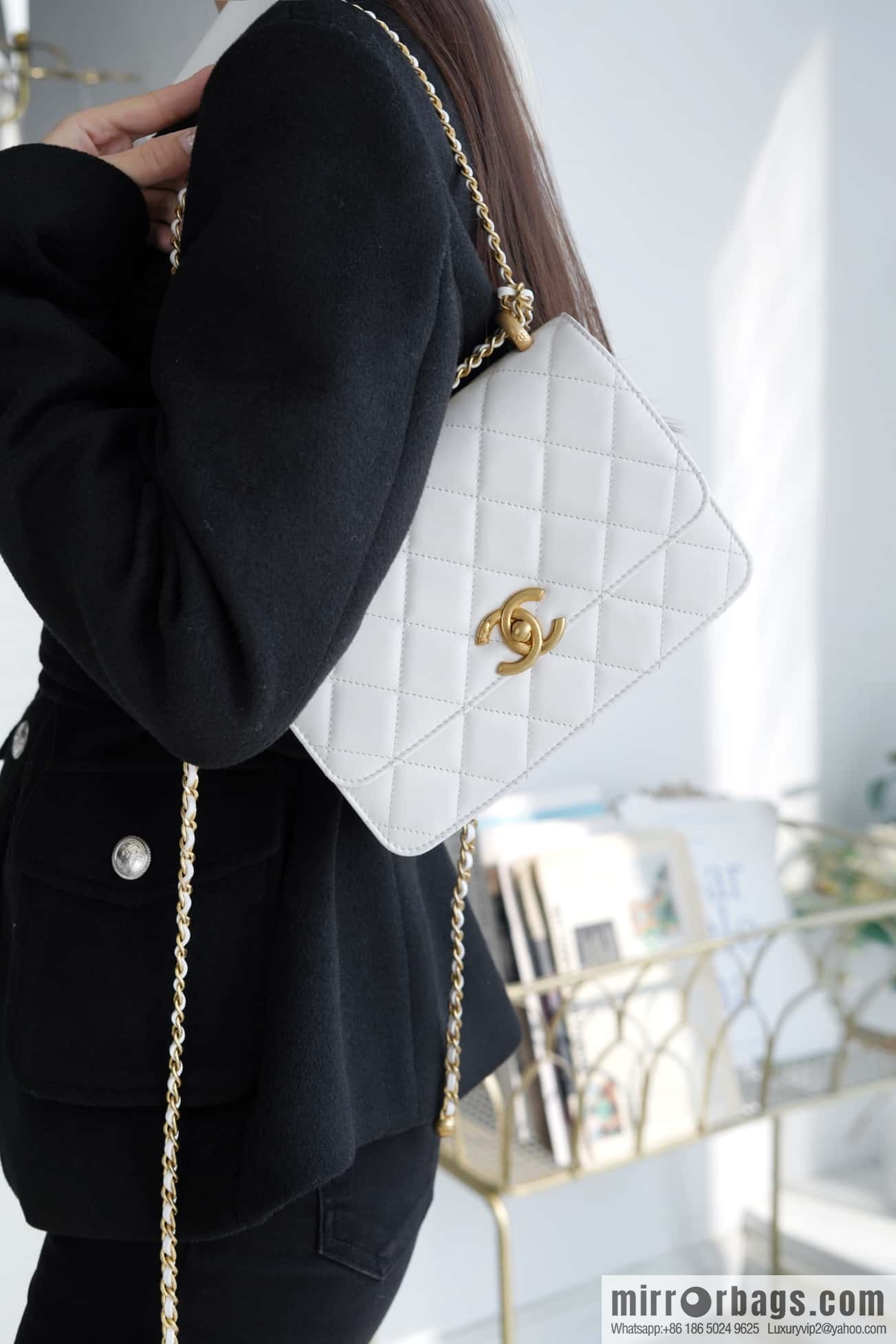 𝗖𝗛𝗔𝗡𝗘𝗟 𝟐𝟒𝐂 | original calfskin, double gold ball white AS2649