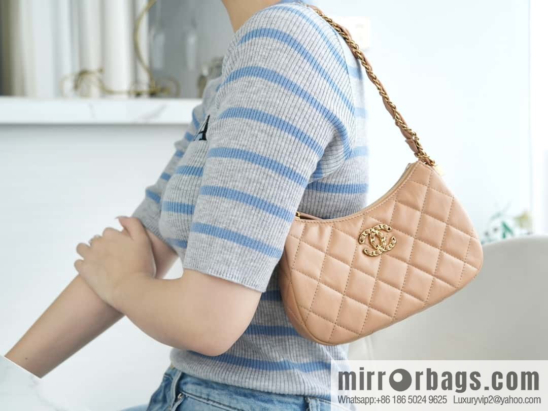 ๐๐๐๐ก๐๐ ๐ฎ๐ฏ๐ธ โถโพ๐๐๐๐ small milk tea apricot, genuine leather AP3647
