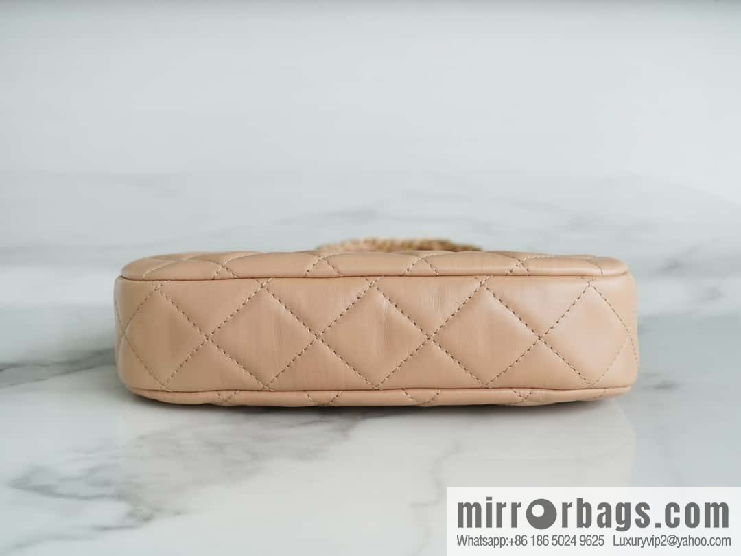 ๐๐๐๐ก๐๐ ๐ฎ๐ฏ๐ธ โถโพ๐๐๐๐ small milk tea apricot, genuine leather AP3647