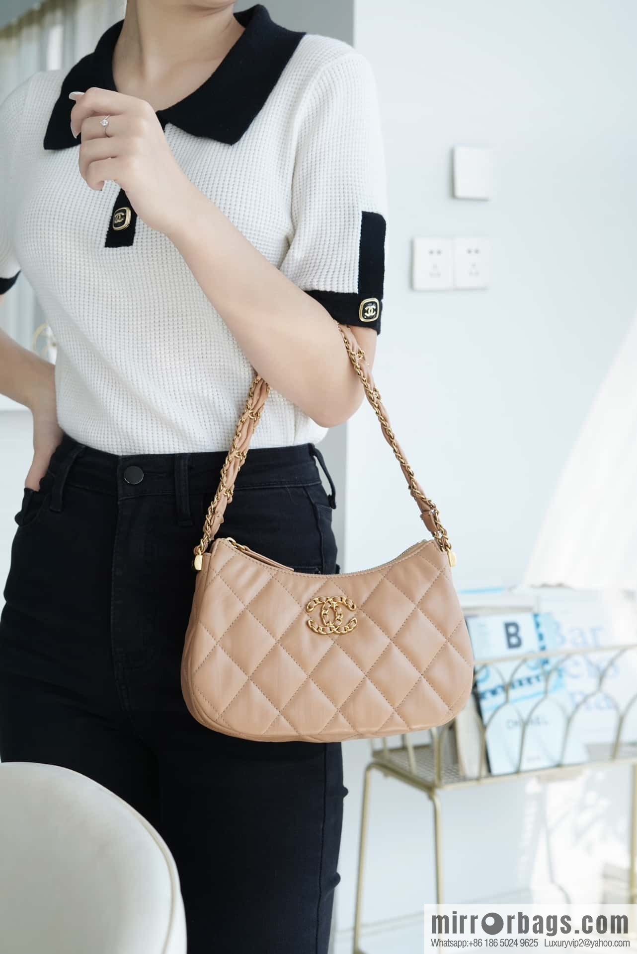 𝗖𝗛𝗔𝗡𝗘𝗟 𝟮𝟯𝗸 ❶❾𝒉𝒐𝒃𝒐 large milk tea color AS4422