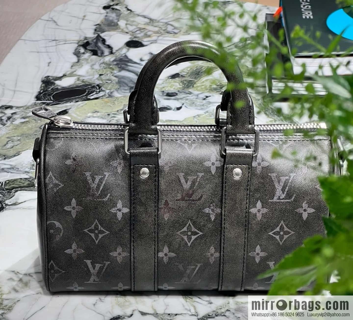 [Boutique‑grade] M11595 black full leather, men's bag, pillow bag series KEEPALL BANDOULIZRE 25 handbag