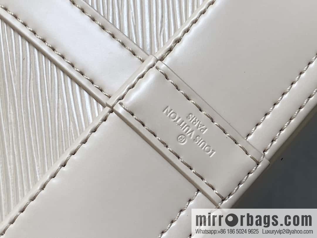 [Boutique‑grade] M12848 quartz white/large, water ripple bucket bag series Noe MM bucket bag