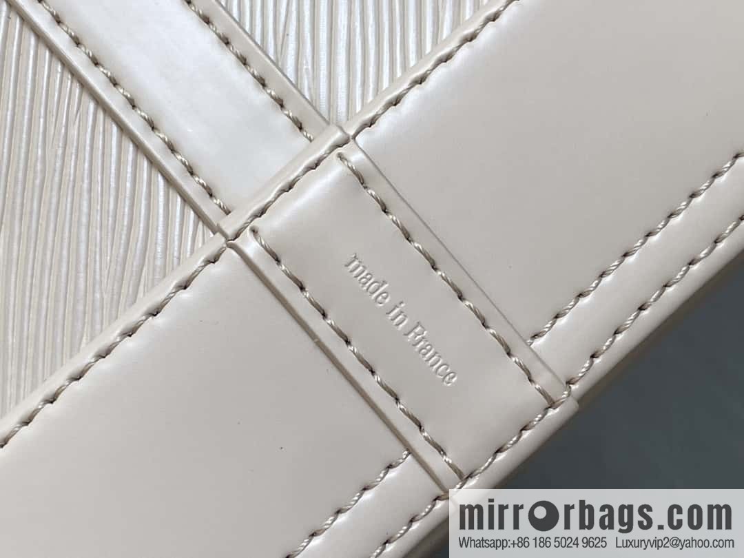[Boutique‑grade] M12848 quartz white/large, water ripple bucket bag series Noe MM bucket bag