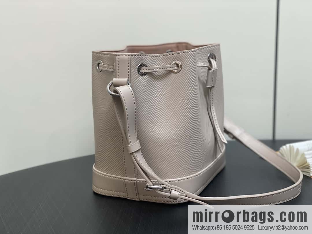 [Boutique‑grade] M12848 quartz white/small, water ripple bucket bag series Noé BB bucket bag