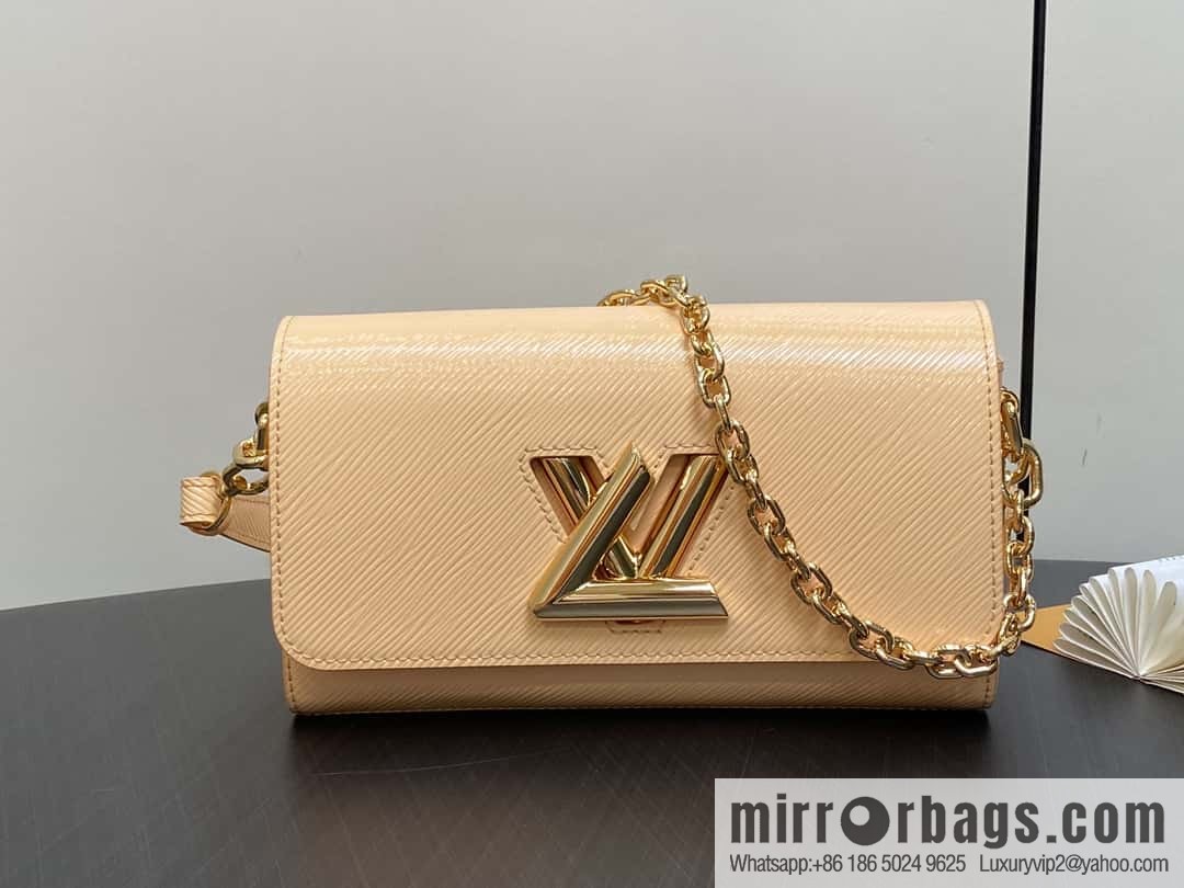 [Boutique‑grade] M24603 apricot, patent leather water ripple chain bag Twist West handbag M24549 24603 apricot, water ripple