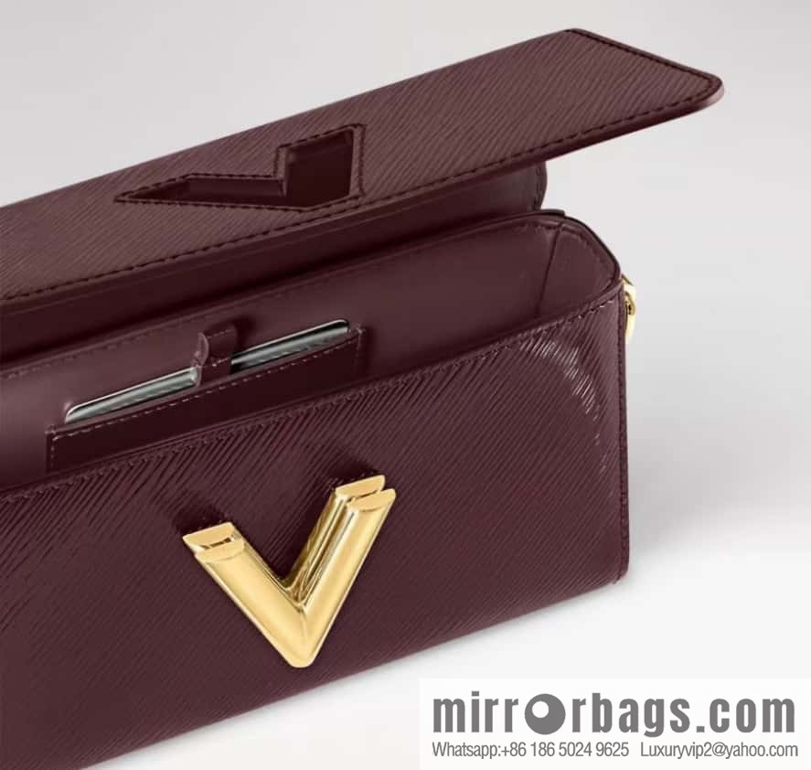 [Boutique‑grade] M24603 burgundy, patent leather water ripple chain bag Twist West handbag M24549 24603 burgundy, water ripple