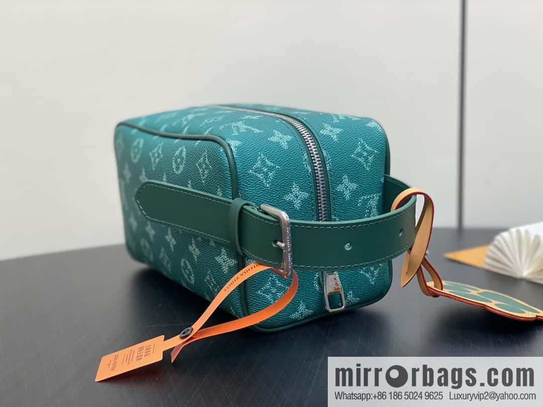 [Boutique‑grade] M12688 green, cosmetic bag, toilet bag series Locker Dopp Kit toilet bag
