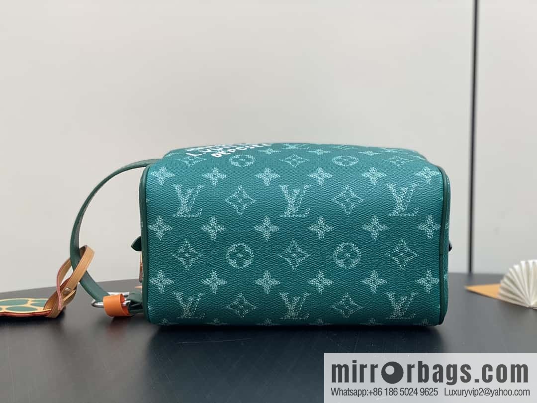 [Boutique‑grade] M12688 green, cosmetic bag, toilet bag series Locker Dopp Kit toilet bag