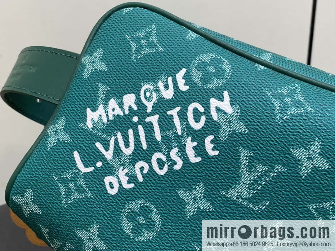 [Boutique‑grade] M12688 green, cosmetic bag, toilet bag series Locker Dopp Kit toilet bag