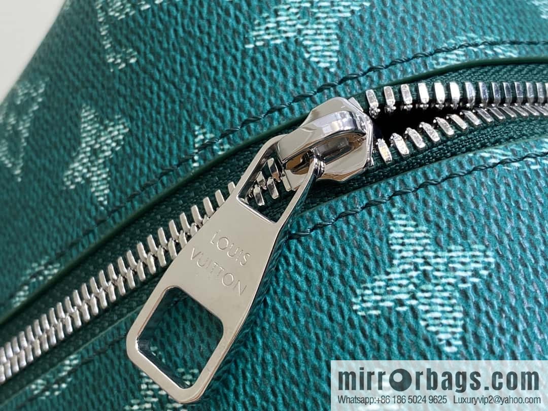 [Boutique‑grade] M12688 green, cosmetic bag, toilet bag series Locker Dopp Kit toilet bag