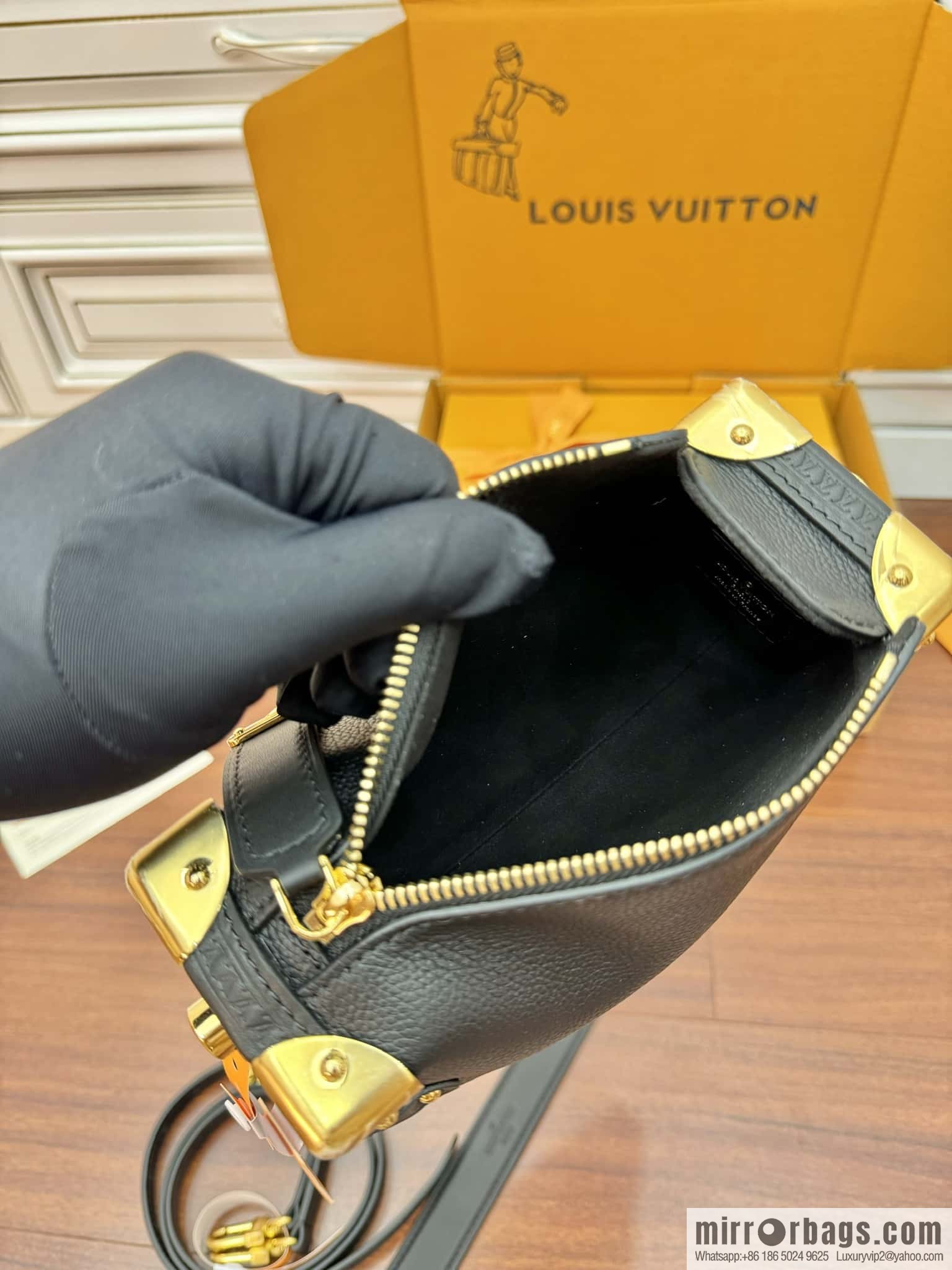 LV M23817 SIDE TRUNK small handbag