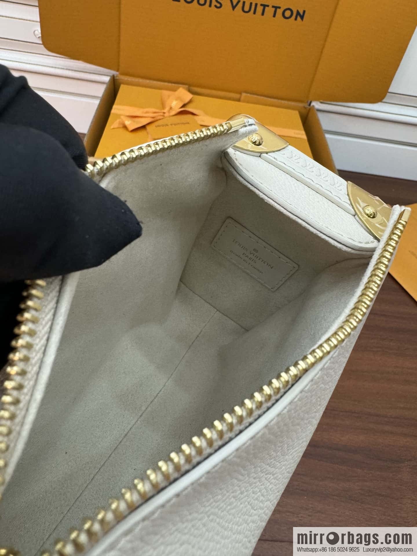 LV M23915 SIDE TRUNK small handbag