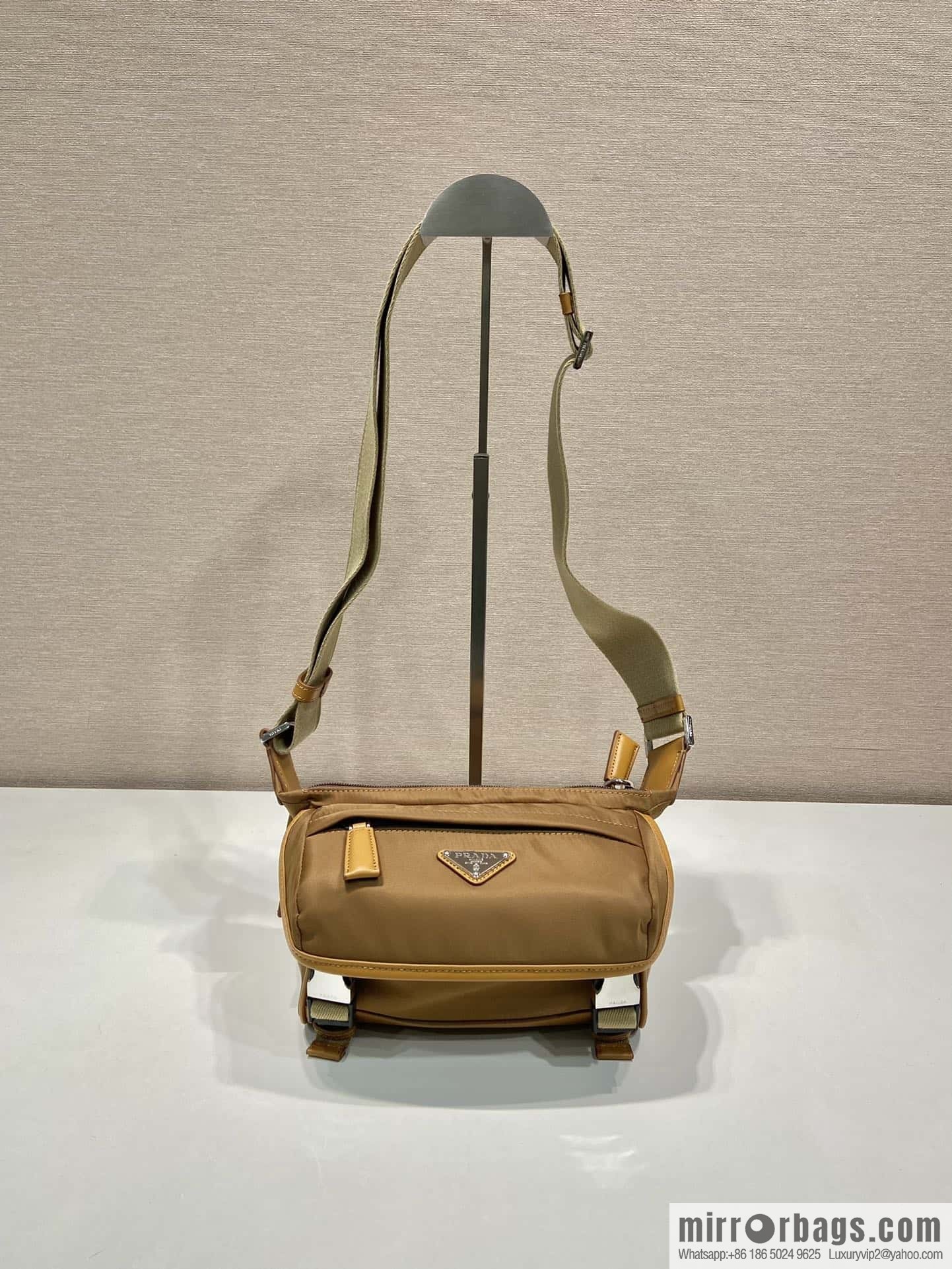 PRADA 🎉 Mini Messenger Bag 🎉 2VH171A Mini🎉