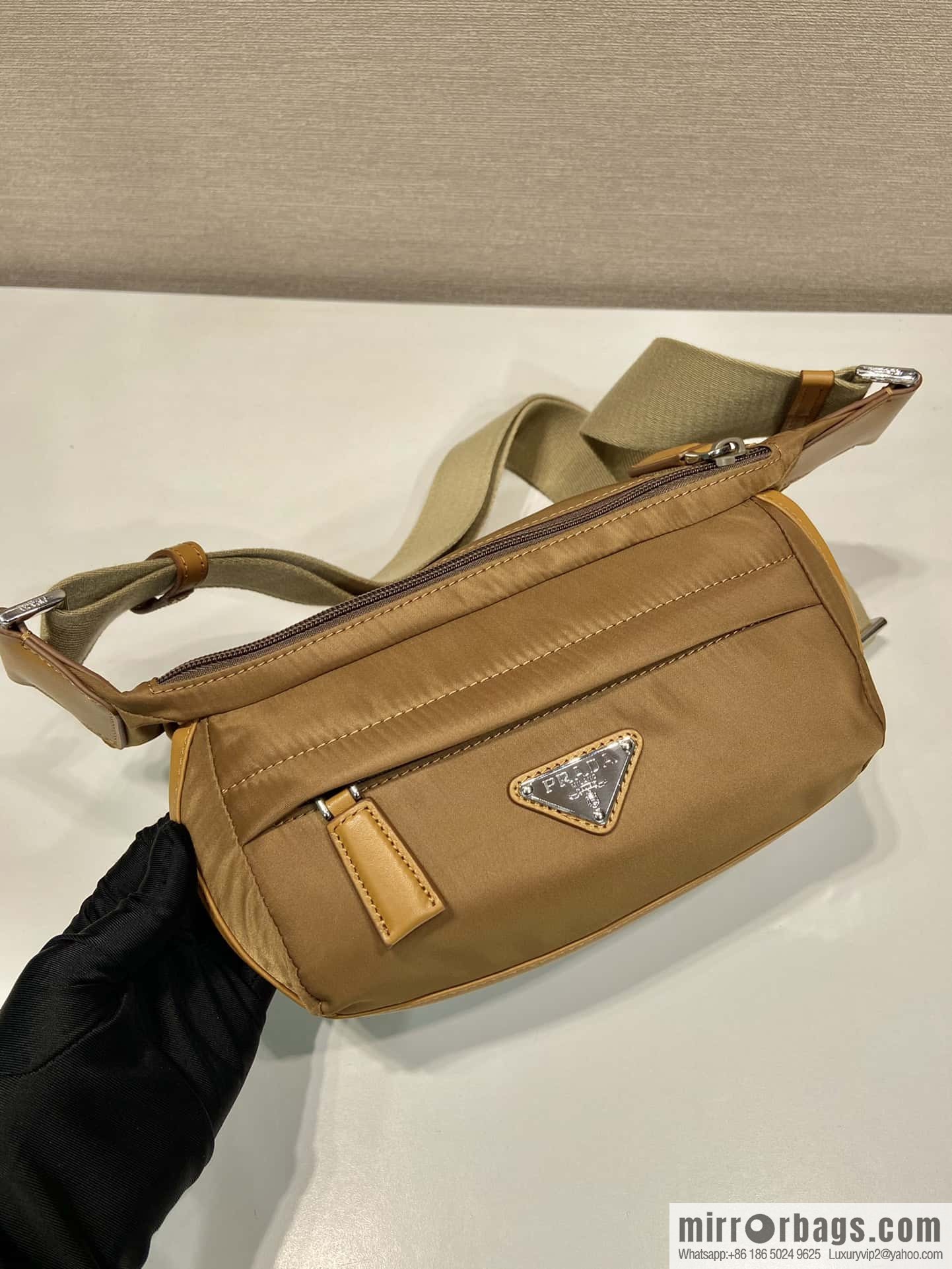 PRADA 🎉 Mini Messenger Bag 🎉 2VH171A Mini🎉