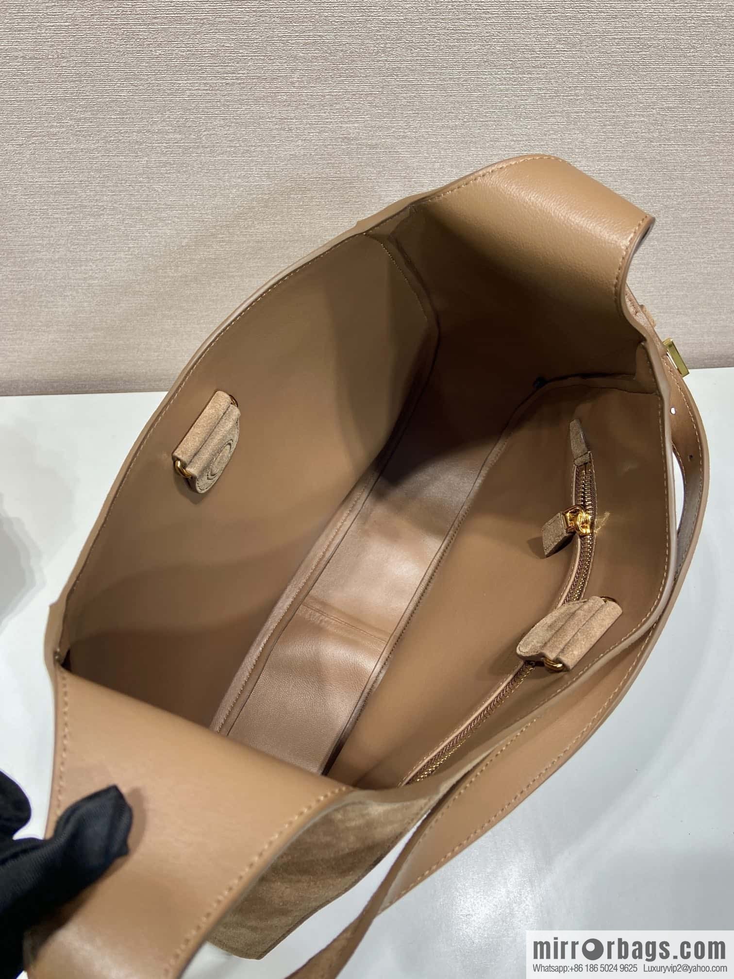PRADA 🎉 Suede Cleo 🎉 1 BC 181 New oversized messenger bag