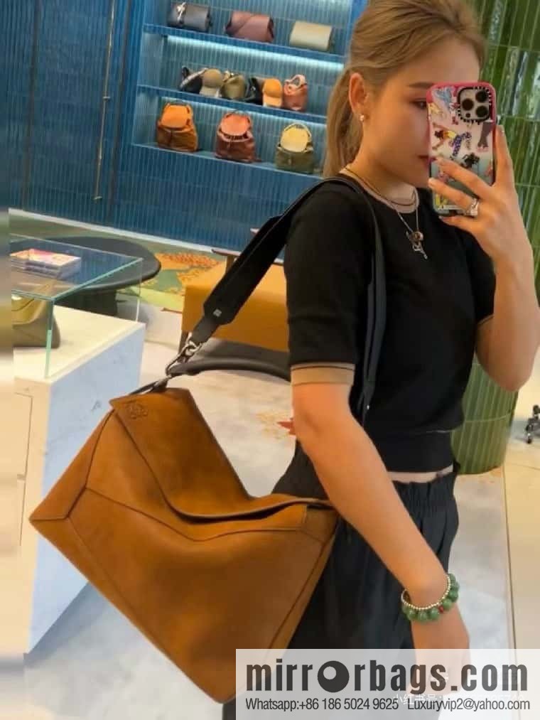 LOEWE Luo's new Wang Yibo 🆕 launched the first handbag 0532