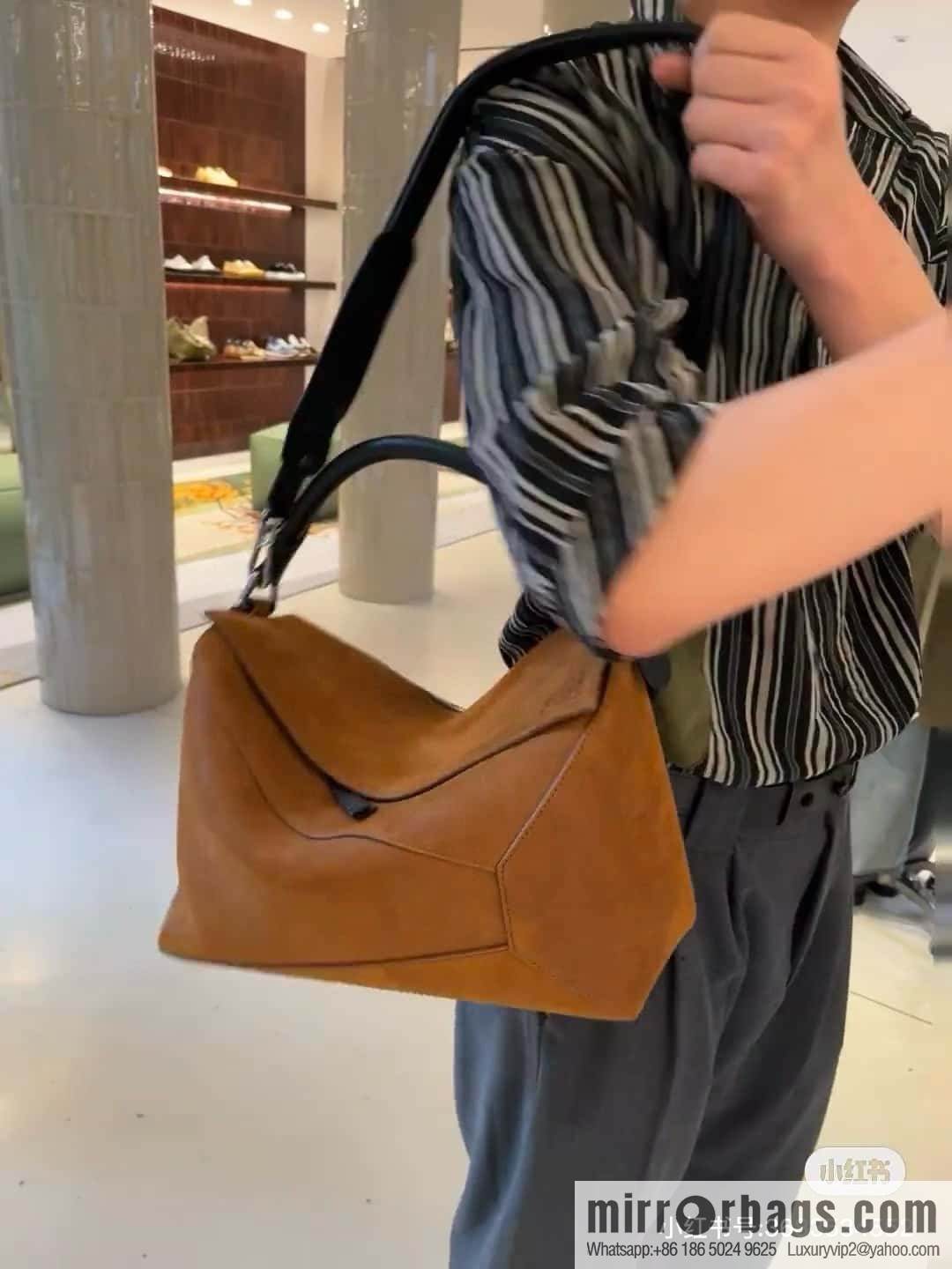 LOEWE Luo's new Wang Yibo 🆕 launched the first handbag 0532