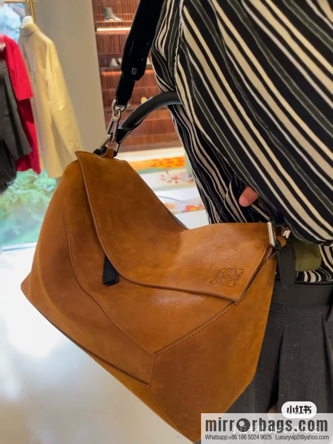 LOEWE Luo's new Wang Yibo 🆕 launched the first handbag 0532