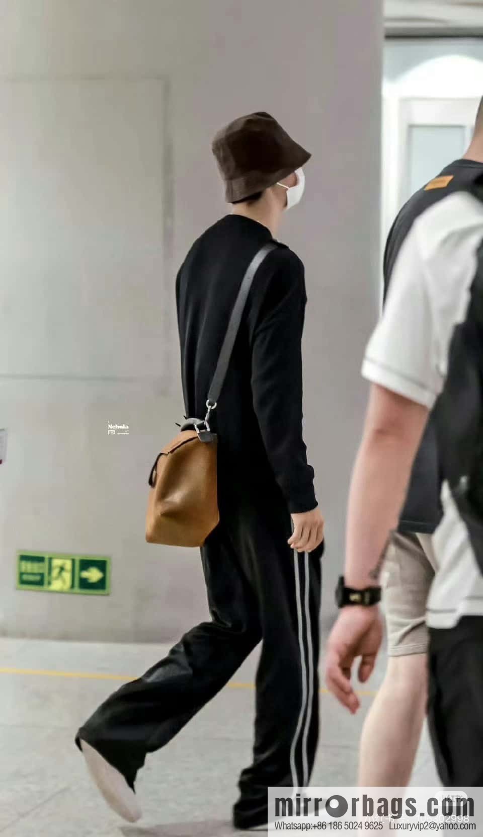 LOEWE Luo's new Wang Yibo 🆕 launched the first handbag 0532