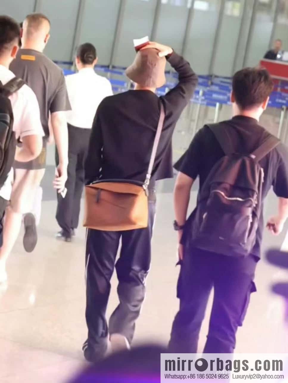 LOEWE Luo's new Wang Yibo 🆕 launched the first handbag 0532