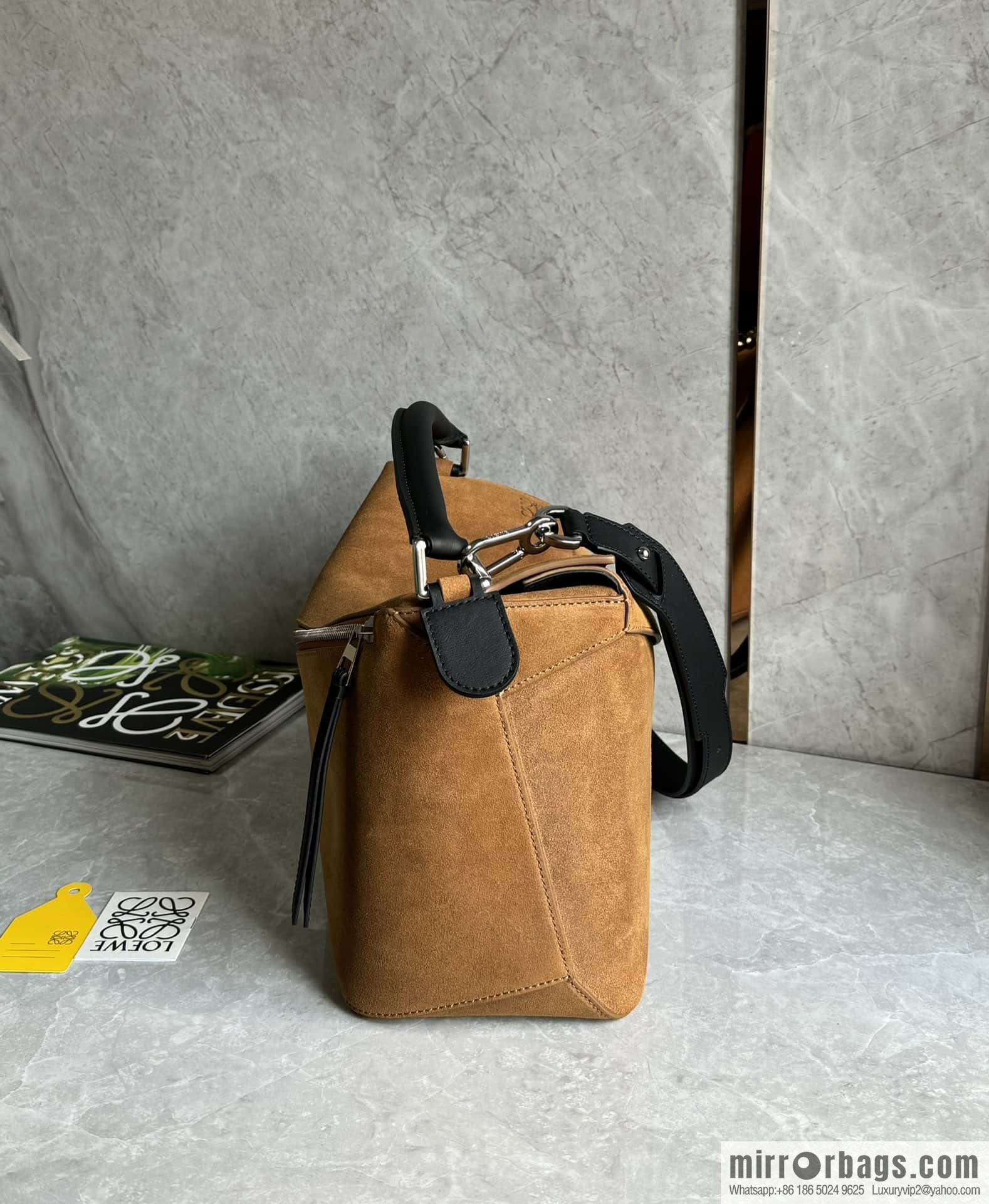 LOEWE Luo's new Wang Yibo 🆕 launched the first handbag 0532