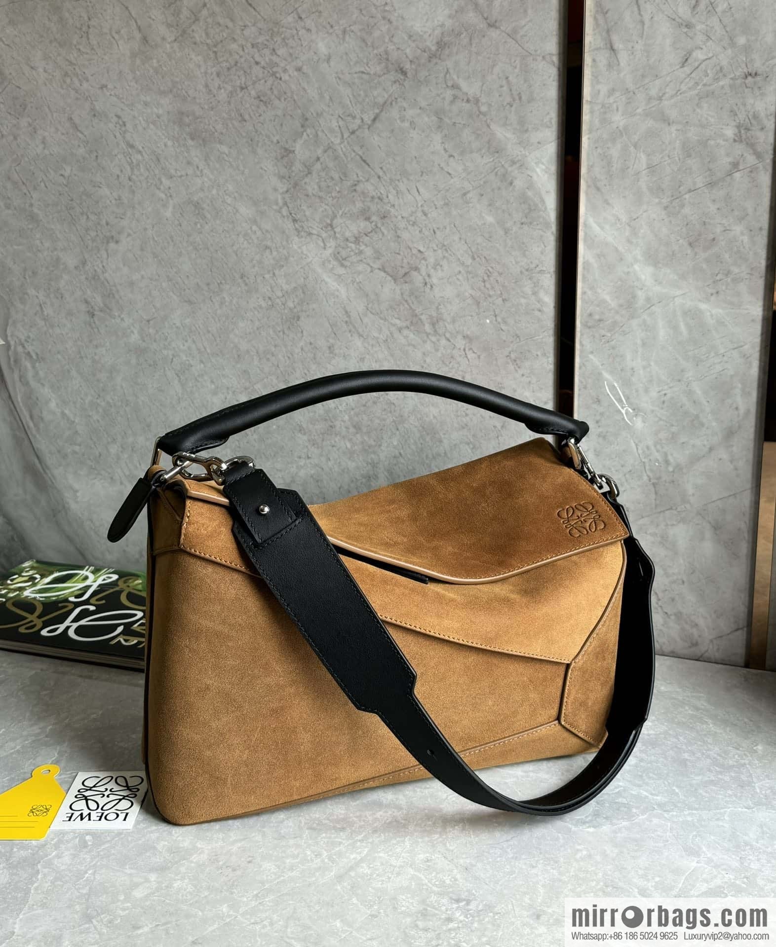 LOEWE Luo's new Wang Yibo 🆕 launched the first handbag 0532
