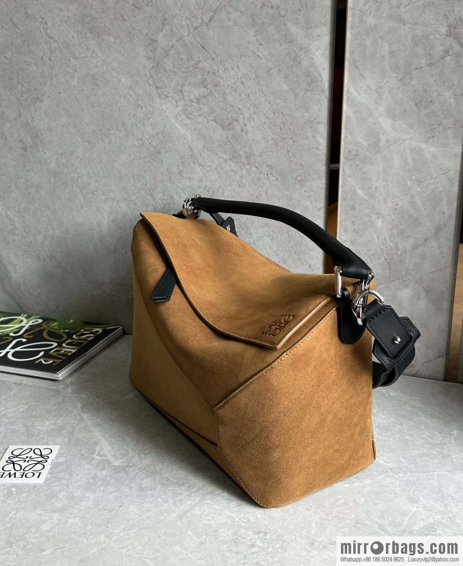 LOEWE Luo's new Wang Yibo 🆕 launched the first handbag 0532