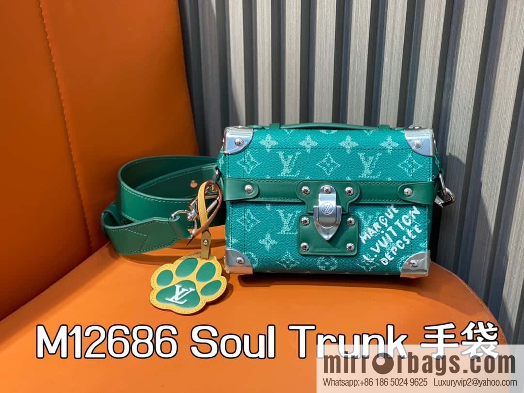 [Boutique‑grade] M12686 green, men's bag box bag series, the new Soul Trunk handbag of the season, compact shoulder bag.