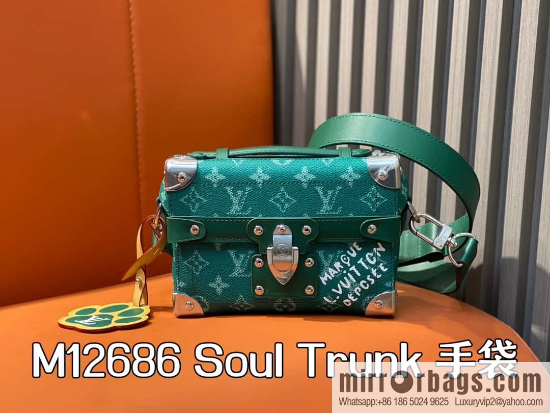 [Boutique‑grade] M12686 green, men's bag box bag series, the new Soul Trunk handbag of the season, compact shoulder bag.