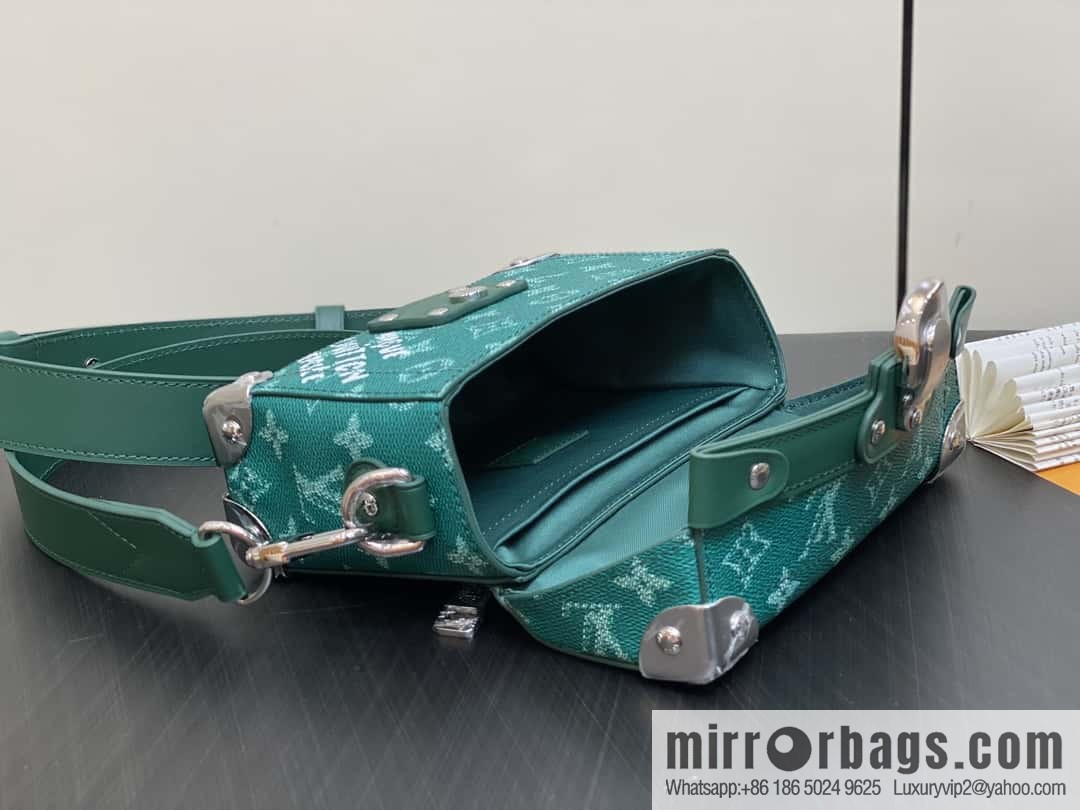 [Boutique‑grade] M12686 green, men's bag box bag series, the new Soul Trunk handbag of the season, compact shoulder bag.
