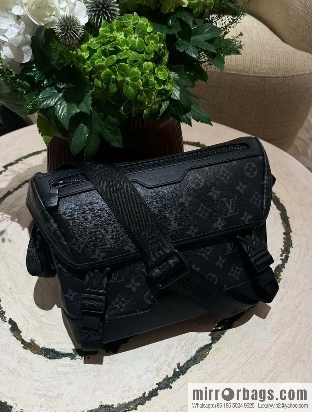[Boutique‑grade] M12517 black flower, men's bag messenger bag series VOYAGER small messenger bag