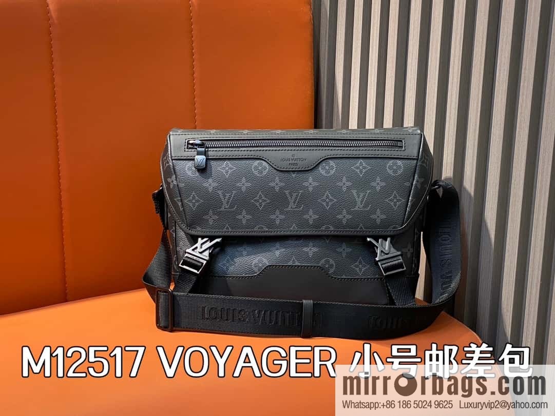 [Boutique‑grade] M12517 black flower, men's bag messenger bag series VOYAGER small messenger bag