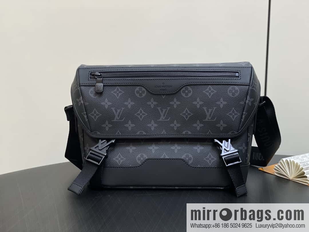 [Boutique‑grade] M12517 black flower, men's bag messenger bag series VOYAGER small messenger bag