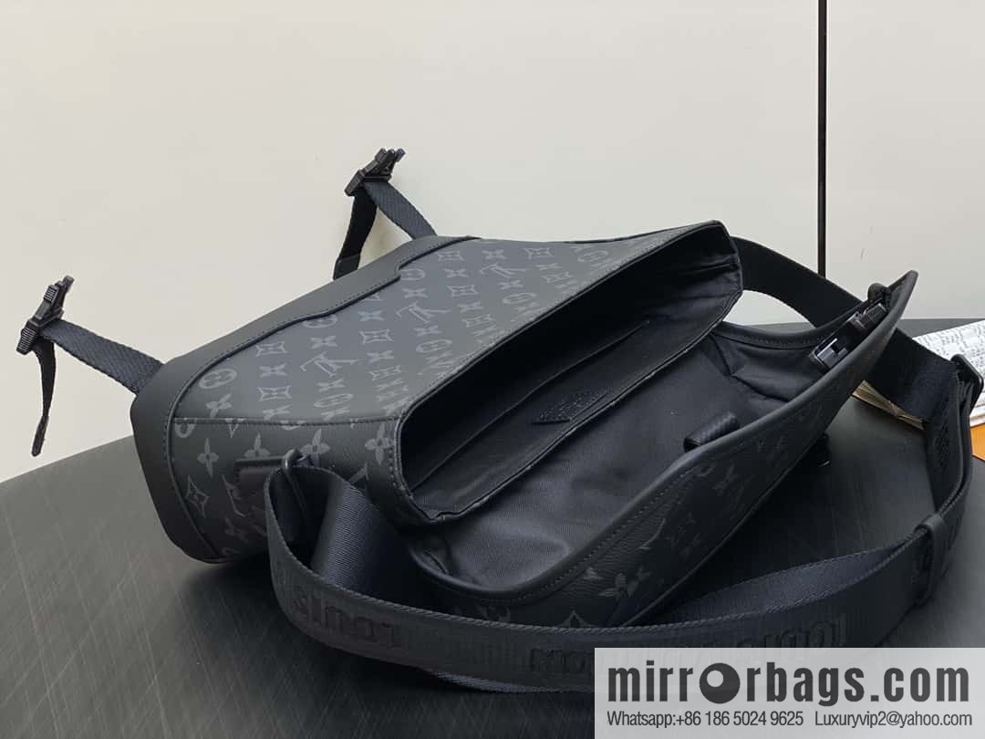 [Boutique‑grade] M12517 black flower, men's bag messenger bag series VOYAGER small messenger bag