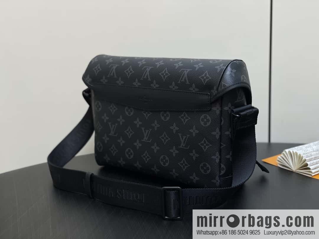 [Boutique‑grade] M12517 black flower, men's bag messenger bag series VOYAGER small messenger bag