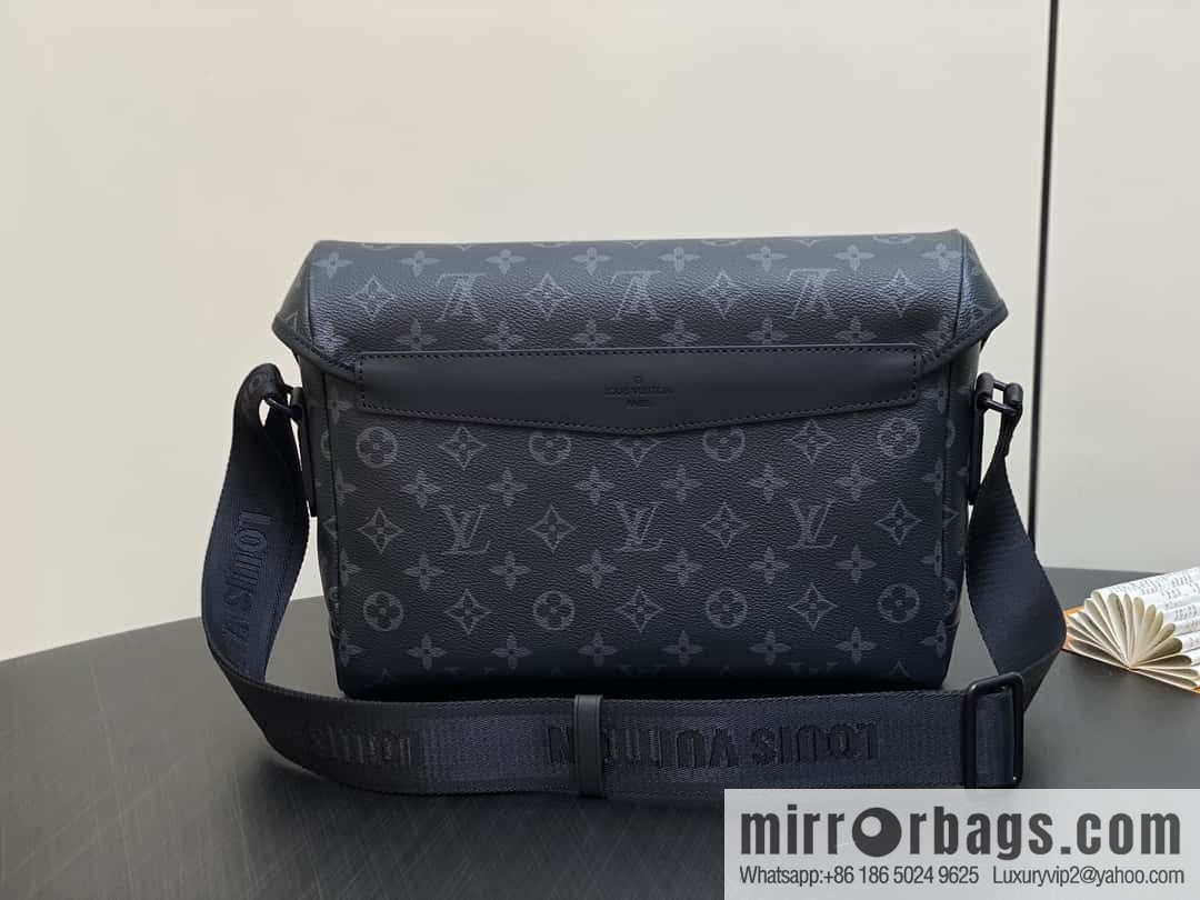 [Boutique‑grade] M12517 black flower, men's bag messenger bag series VOYAGER small messenger bag
