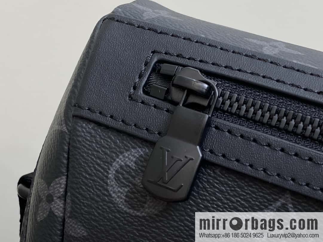 [Boutique‑grade] M12517 black flower, men's bag messenger bag series VOYAGER small messenger bag