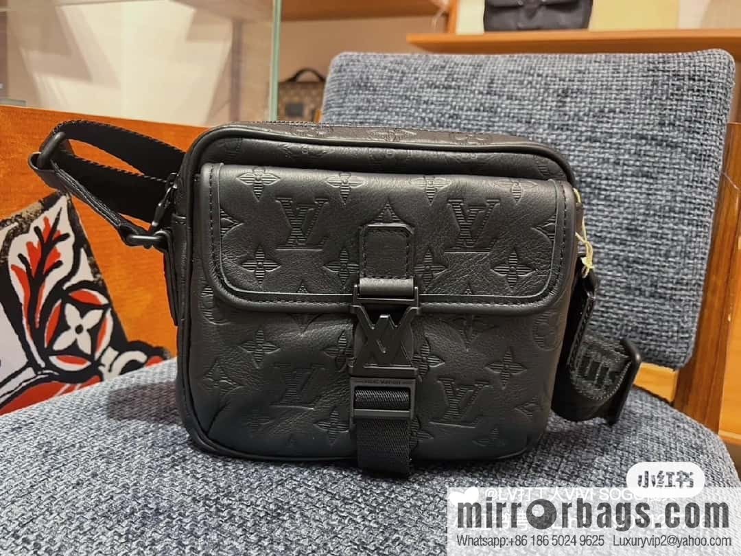 [Boutique‑grade] M12518 black flower, men's bag messenger bag series Getaway messenger bag