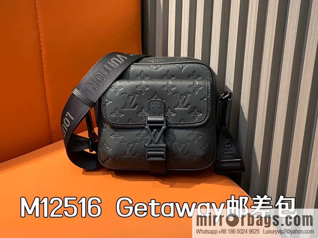 [Boutique‑grade] M12518 black flower, men's bag messenger bag series Getaway messenger bag